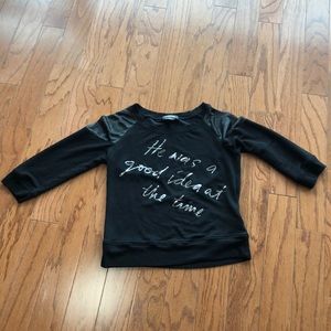 Light back sweatshirt.